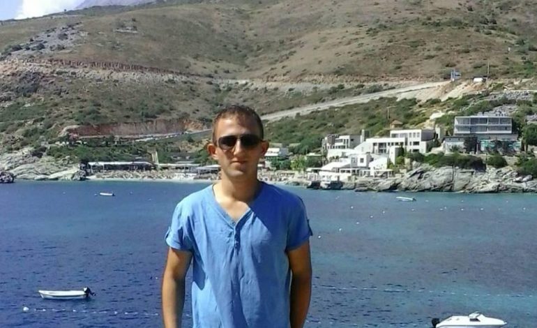 Kush ishte i riu që u hodh nga ura në Librazhd/ Flasin shokët dhe të afërmit (FOTO)