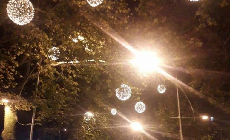 Tirana ndez dritat festive, ja si ka ndryshuar kryeqyteti (FOTO)
