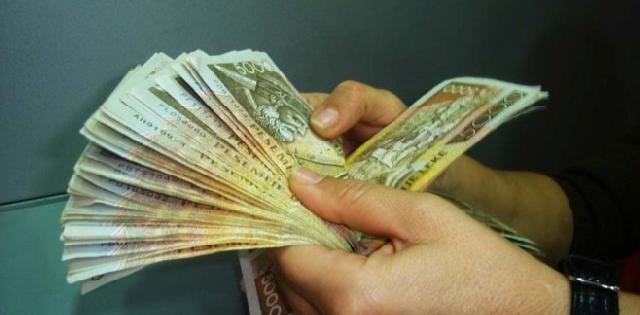 Mbiçmimi i lekut/ Banka e Shqipërisë: Tregu ka tepricë valute