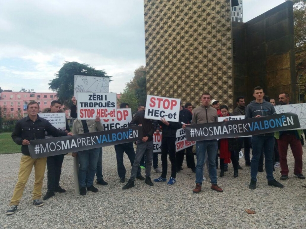 TË MBROJMË VALBONËN/ Protestë në Tiranë kundër ndërtimit të HEC-eve