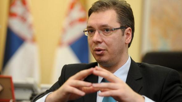 Vuçiç: Serbëve do t’u ofrohet deri në 30 mijë euro për të votuar ushtrinë e Kosovës