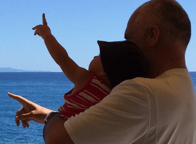 Zaho pa praninë e Ramës viziton Panairin e Librit (FOTO)
