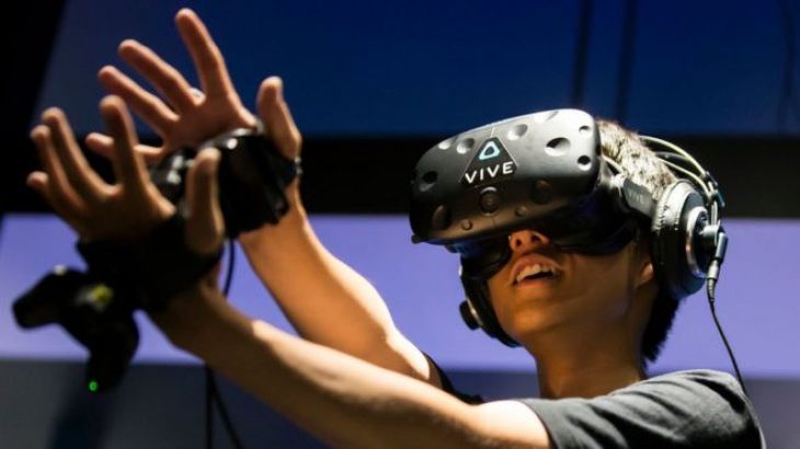 HTC prezantoi pajisjen e parë të realitetit virtual