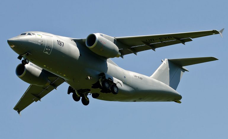 Rusia i dhuron Serbisë dy aeroplan “Antonov”