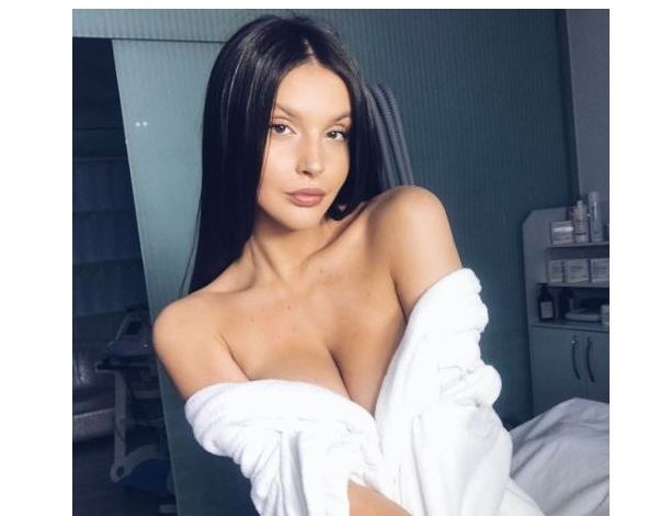 Modelja shqiptare djeg Instagram-in me foton topless