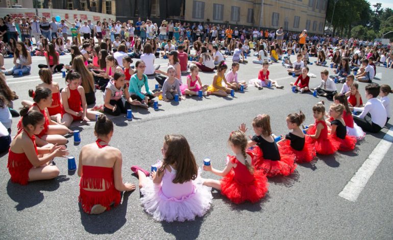 “APOLITICAL”: Tirana, nga sundimi komunist, në një qytet për fëmijët