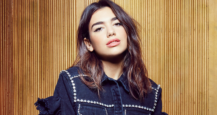 Dua Lipa tregon bukurinë natyrale, pozon pa grim (Foto)
