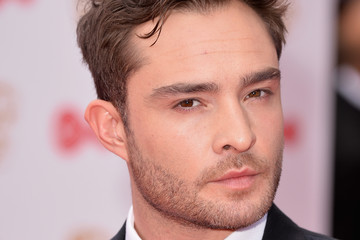 Tjetër skandal/ Cohen akuzon aktorin Ed Westwick për përdhunim (Foto)