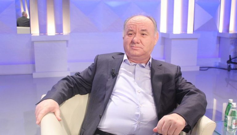 FOTO/ Fahri Balliu, dje gazetari i Ramiz Alisë, sot këshilltar i Lulzim Bashës