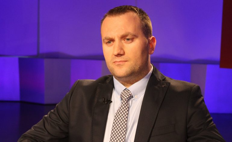 FLAMUR VEZAJ: Për kandidatin e përfolur për Prokuror të Përgjithshëm!