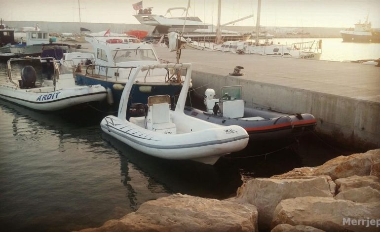 Kushtetuesja heq gjobat për skafet e paregjistruara
