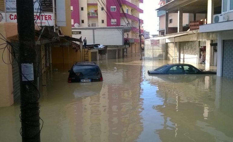 Alarmojnë meteorologët: Nesër rrezikohemi nga përmbytjet
