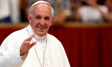Vendimi revolucionar, Vatikani lejon martesën e priftërinjëve