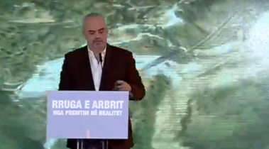 Rama: Librat falas për nxënësit nga klasa I deri në klasën e IV, ligj për emërimin e mësuesve nga portali