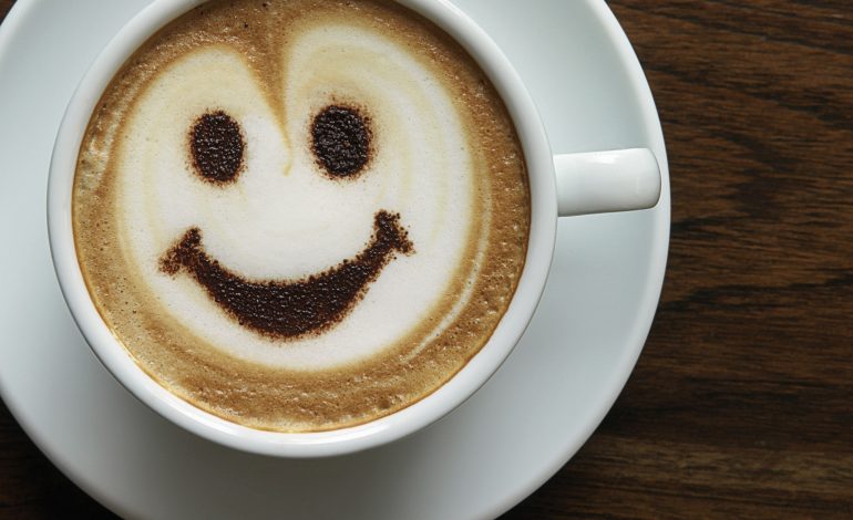 Tri kafe në ditë? Ja çfarë ndikimi kanë në shëndetin tuaj