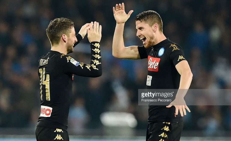 (VIDEO) Napoli kalon në epërsi ndaj Udineses, ja autori i golit