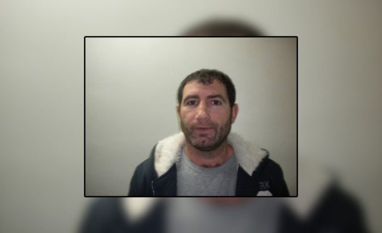 Grabitja në Rinas/ “Koka e bandës” me 13 identitete lihet në burg: Kot më mbani, unë isha…