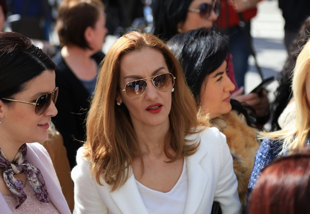 Ish-deputetja seksi e PD që Basha e la jashtë listave, letër Metës e Lu-së: Jam pa punë, po më godasin