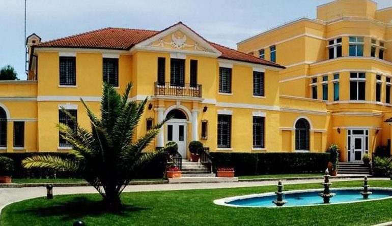 Ambasada Amerikane në Tiranë ‘del’ në shitje
