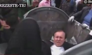 Berisha “frymëzon” qytetarët me një video: Si të veproni kundër Noriegës dhe bandës së tij