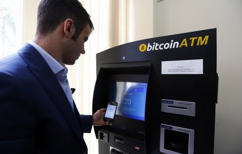 Vendoset në Hungari ATM-ja e parë e Bitcoin pranë një banke