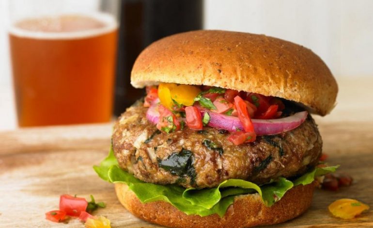 Habit dietologia/ Hani më tepër hamburgera!