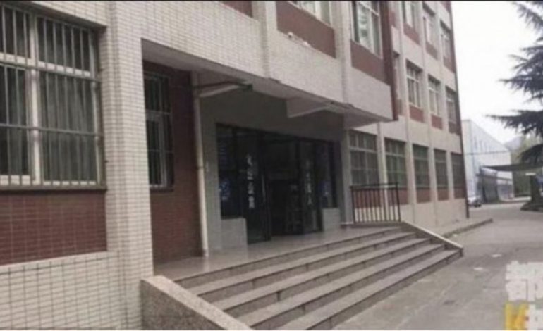 Tragjike/ Studentja lind fëmijën dhe e hedh nga dritarja (FOTO)