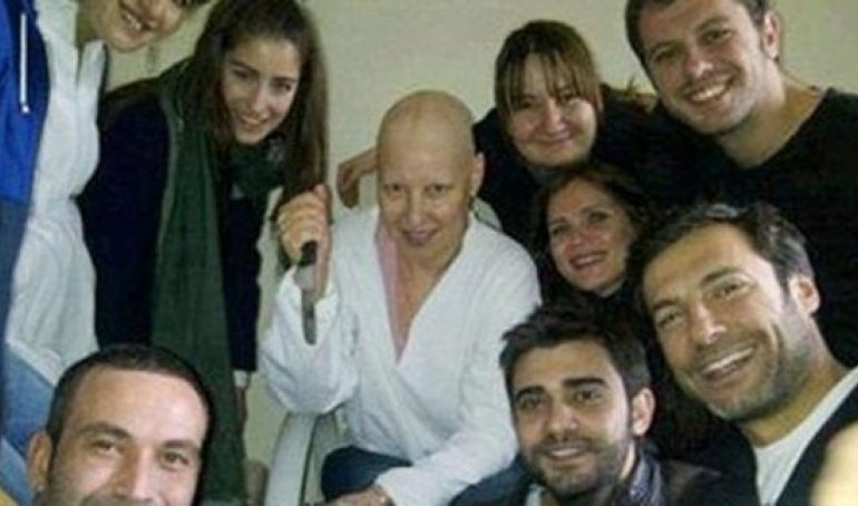 FOTO/ Nëna diagnostikohet me sëmundjen e rëndë, ajo që bën aktorja revolton fansat