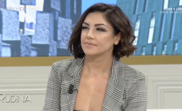 FOTO/ Gazetarja rrëfehet për depresionin: ‘Ja si ia shpjegoj djalit ndarjen’