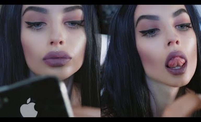 FOTO +16/ Sfida e re e Instagramit për femrat, a e bëni dot këtë me gjoksin tuaj?