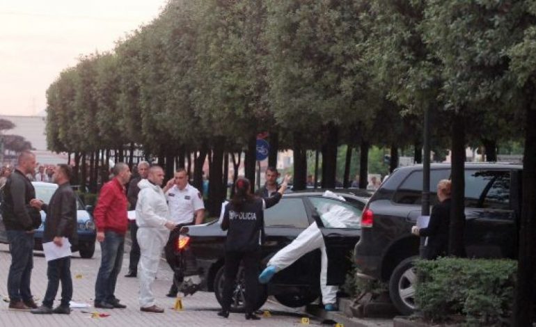 Vrasja e 3-fishtë në Tiranë, priten dëshmitë e 7 holandezëve