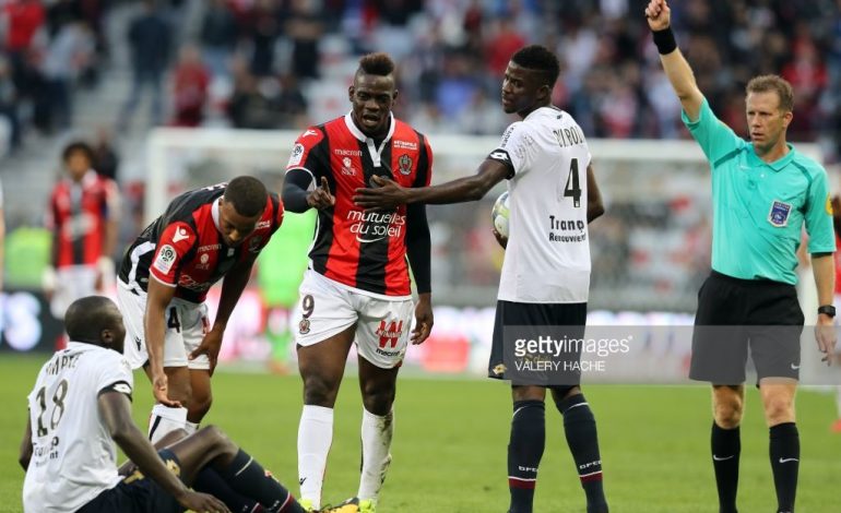 (VIDEO) Balotelli nga ‘hero’ në zero, shënon dhe ndëshkohet me të kuq