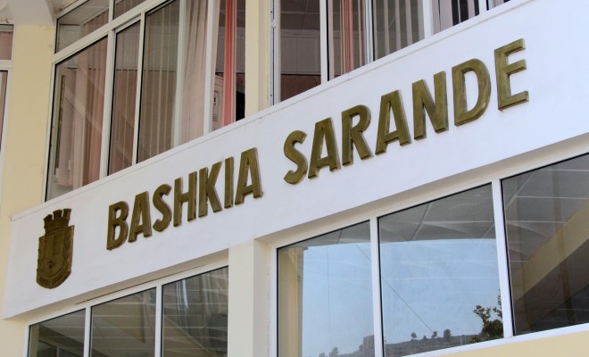 Furtunë në Sarandë, ndryshohen të gjithë drejtorët e institucioneve (Emrat)