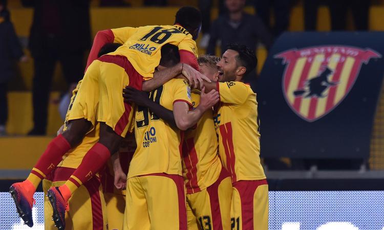 Historike për Beneventon, vjen fitorja e parë në Serie A