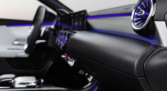 (FOTO) Ja si duket nga brenda Mercedes-Benz A-Class i ri