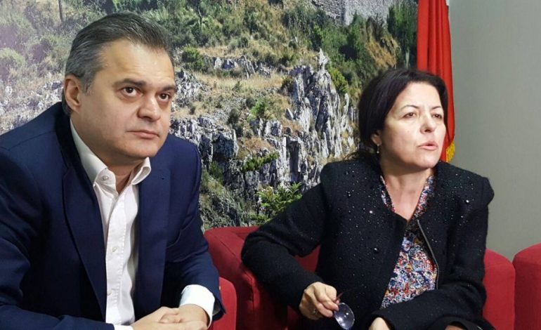ME PROVA/ Ben Blushi SHERR të paparë me Moza Hafizin. Dy miqtë bëhen ARMIQ për vdekje (BISEDA-FOTO)