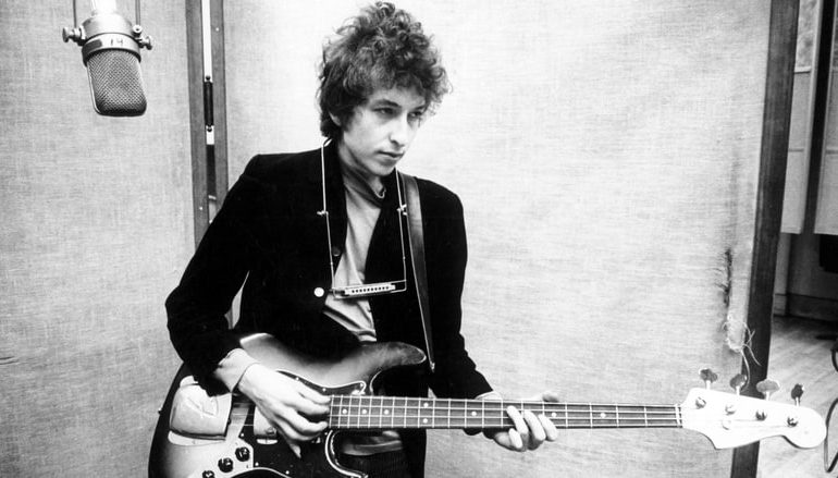 Del në ankand kitara historike e Bob Dylan