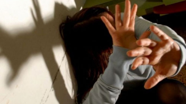 Nuk lejonte bashkëshortin që të shihte fëmijët pas divorcit/ Ja si e pëson 43-vjeçarja