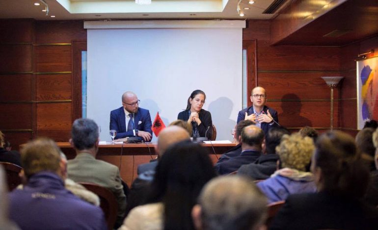 TAKIMI/ Bushati dhe Kumbaro, garancia për votat e emigrantëve