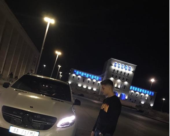 Udhëtime dhe makina të shtrenjta, njihuni me jetën super luksoze të fëmijëve të politikanëve shqiptarë