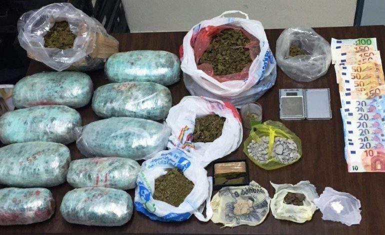 Dy operacione anti-drogë në Greqi/ Bien në pranga tre shqiptarë, njëri i kërkuar nga Interpoli