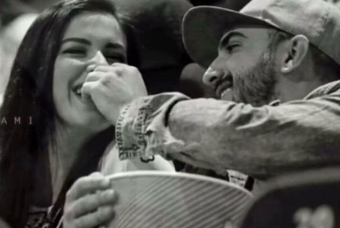 Elita nuk përmbahet, puth Gjikon në prani të familjarëve të tij (Foto)