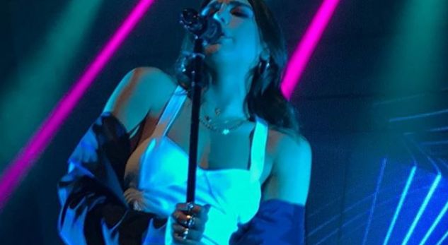 Nuk pritej nga Dua Lipa, në koncertin në Kanada ajo mbeshteti…