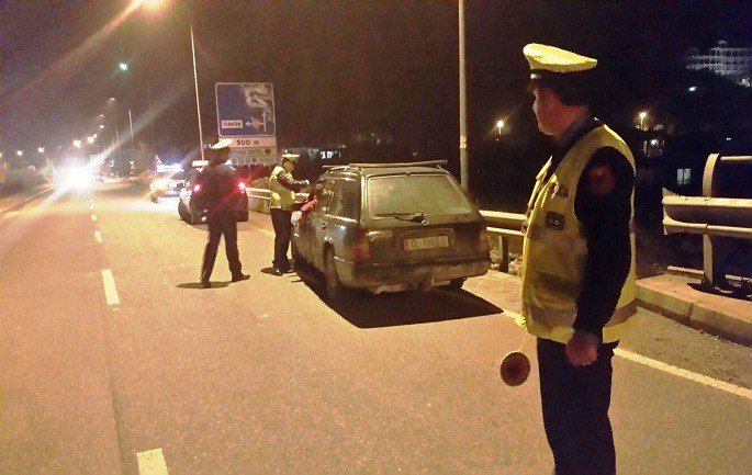 VIDEO/ Policia aksion gjithë natën, jep një mesazh: Argëtohuni, pini edhe alkool, por…