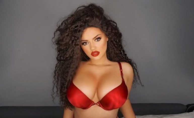FOTO/ Harrojeni Encën, shoqja e saj super seksi do t’ju lëri pa fjalë