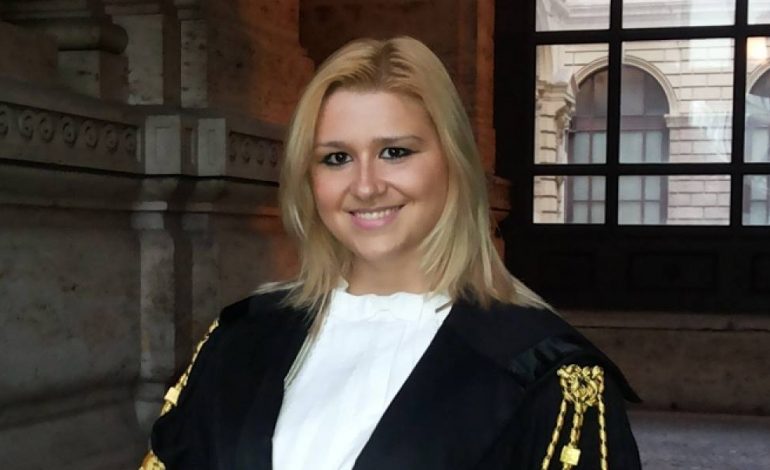 “21 JANARI”/ Deklarata e fortë. Njihuni me avokaten që tha se “do e kisha arrestuar Sali Berishën”!