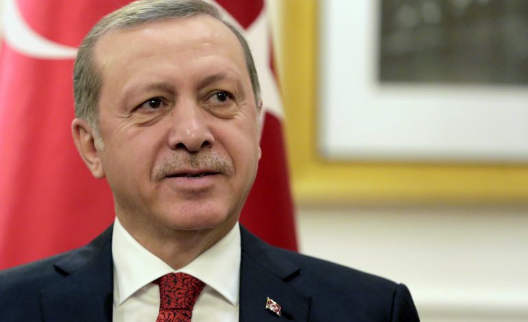 Erdogan vijon me “dorë të ashpër”, 360 urdhër arreste të reja për gylenistët