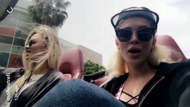 FOTO/ Lori Hoxha dhe Era Istrefi sapo na sollën trendin e ri të syzeve