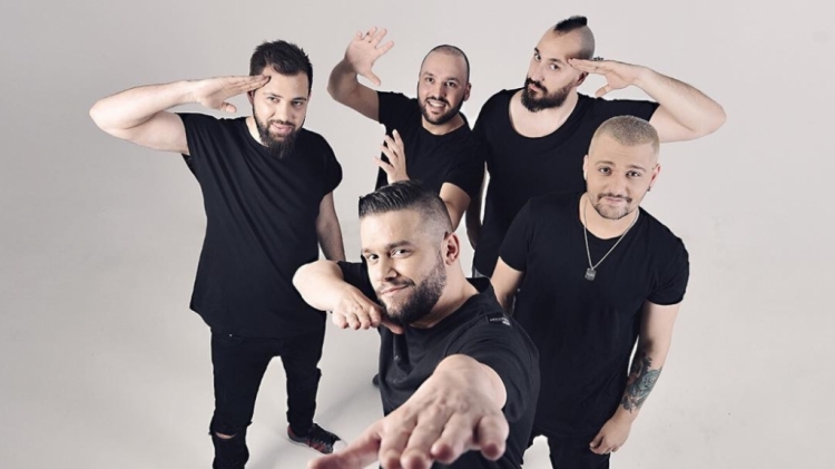 Shikoni sa bakshish kanë marrë Flori dhe djemtë e Threedots nga një koncert në Vlorë (Foto)