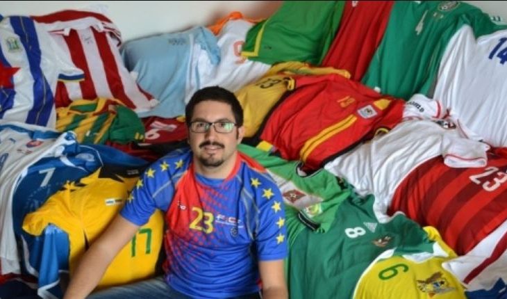 Italiani koleksion fanellat e 211 kombëtareve, përfshirë dhe të Kosovës